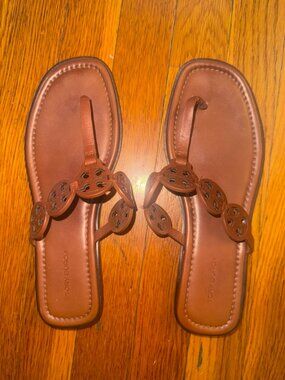 Tory Burch Tiny Miller Leather Thong Sandals Size 9 Brown Luxury Neutral Summer